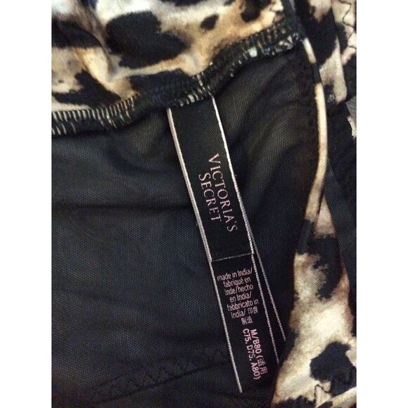 Victoria's Secret animal print sport bra Criss cross back Size Medium M - Picture 4 of 5